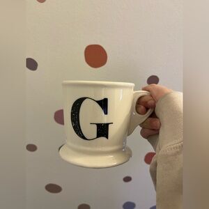 CERAMIC WHITE MONOGRAMMED ‘G’ COFFEE/ TEA MUG